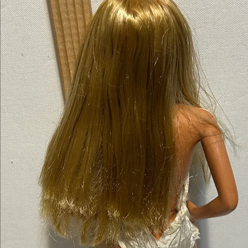 Vintage Mattel .Inc  1976 Blonde Doll in Silver Swimsuit